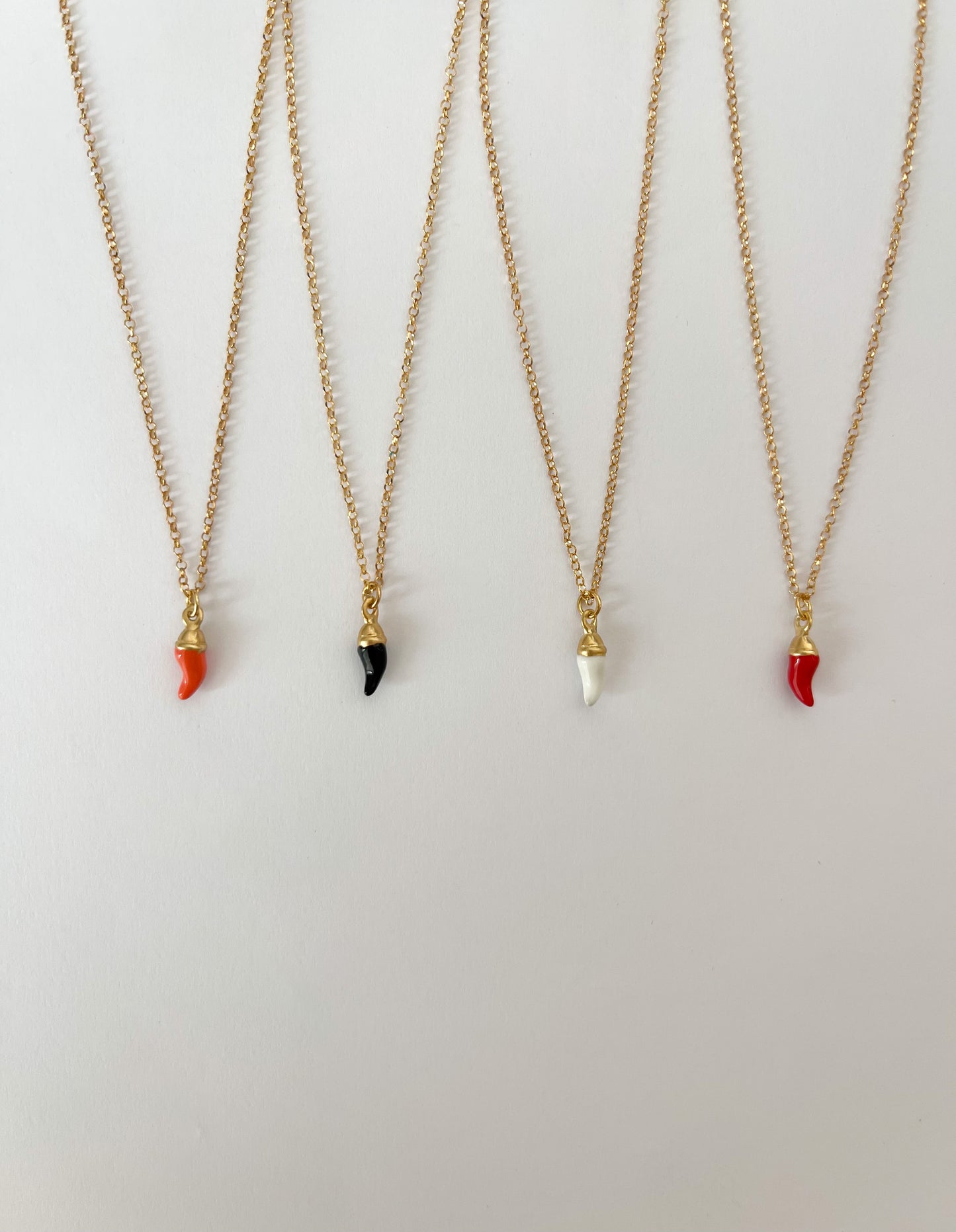 RED MICRO CORNETTO NECKLACE