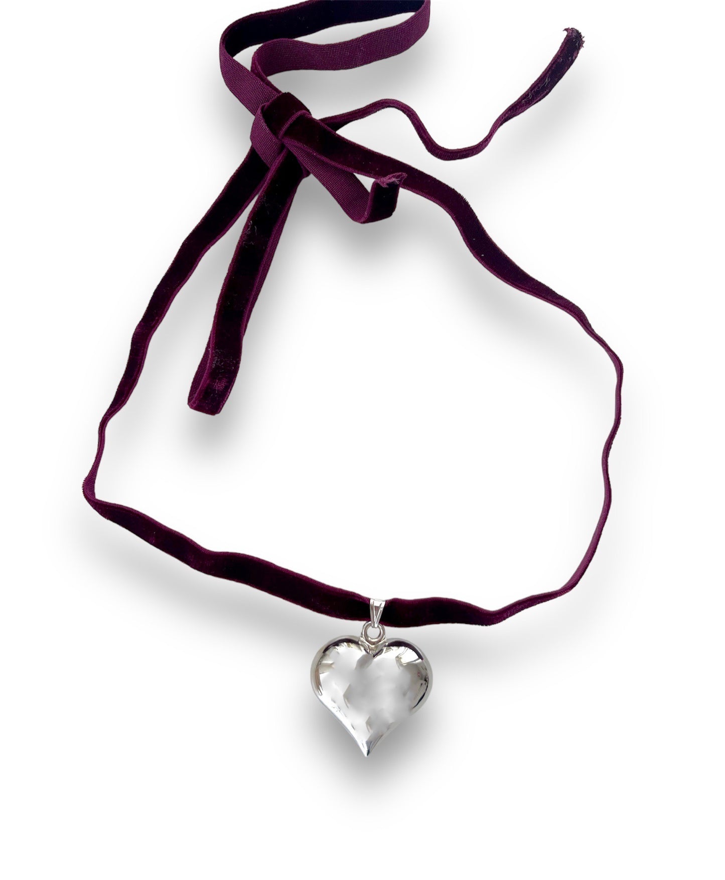 VELVET LOVE NECKLACE