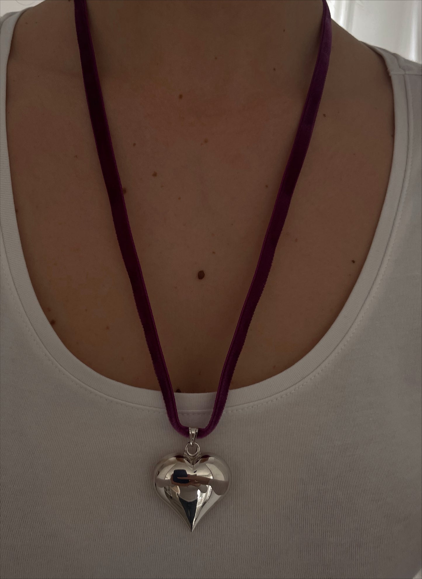 VELVET LOVE NECKLACE